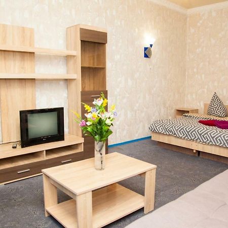 Semi-Luxury Apt On 82 Nezalezhnoi Ukrаiny Street Near Intourist Hotel Zaporizhia エクステリア 写真