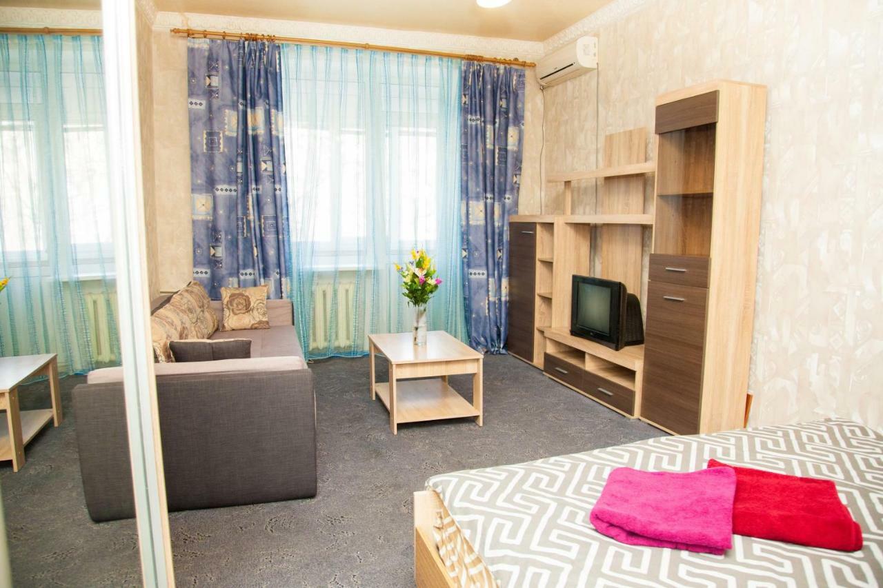 Semi-Luxury Apt On 82 Nezalezhnoi Ukrаiny Street Near Intourist Hotel Zaporizhia エクステリア 写真