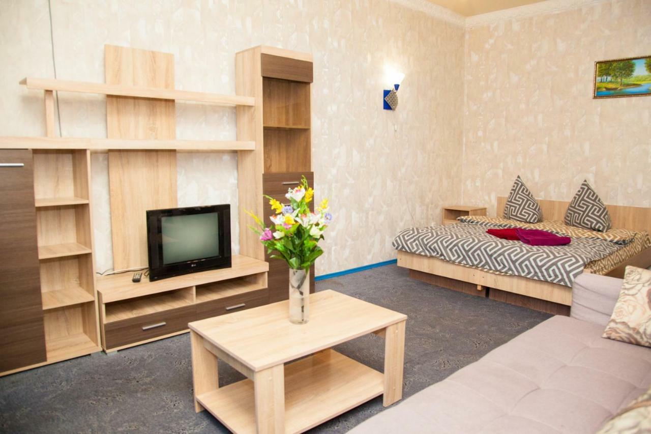 Semi-Luxury Apt On 82 Nezalezhnoi Ukrаiny Street Near Intourist Hotel Zaporizhia エクステリア 写真